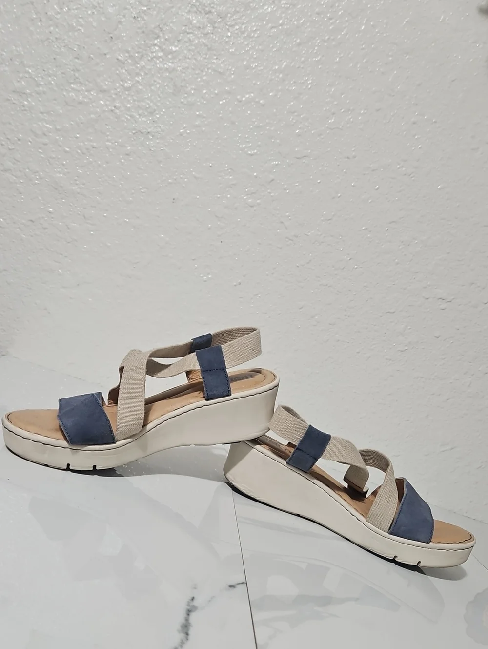 Born Kasady Mixed Media Platform Wedge Sandal - Picture 5 of 9